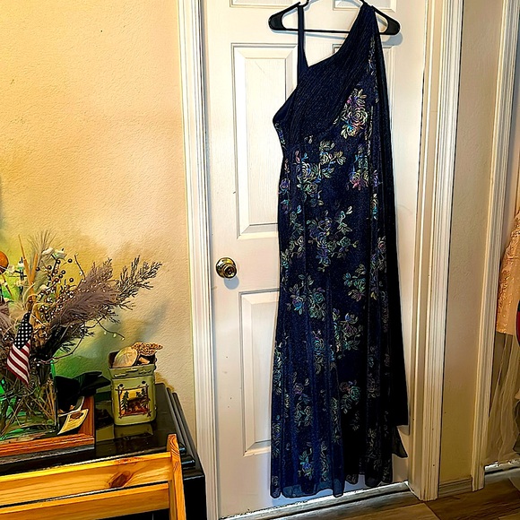 evening dress asymptomatic with beautiful Blue sash on the tank shoulder side - Picture 1 of 7